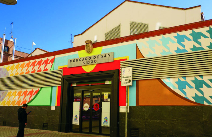 fachada de colores mercado de San Isidro