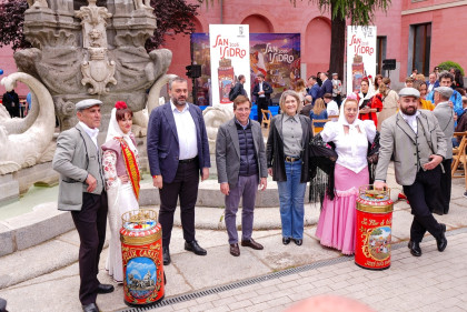 Posado de autoridades