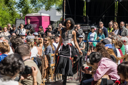 Un momento del desfile
