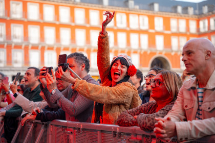 Público en la Plaza Mayor