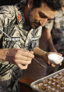 presentación de El Ayuntamiento presenta Madrid 91, el cóctel  inspirado en la ciudad con vermú, brandi y  esencia de torrija