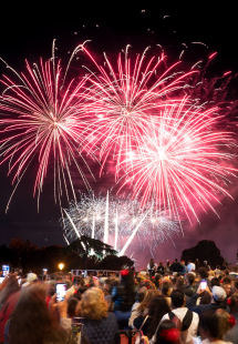 presentación de Madrid despide las Fiestas de San Isidro 2025 con un espectáculo de fuegos artificiales